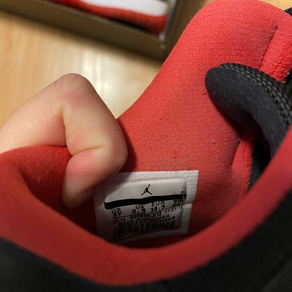 Air Jordan 11 Retro Low BG (Bred 11s) - Picture 4 of 5